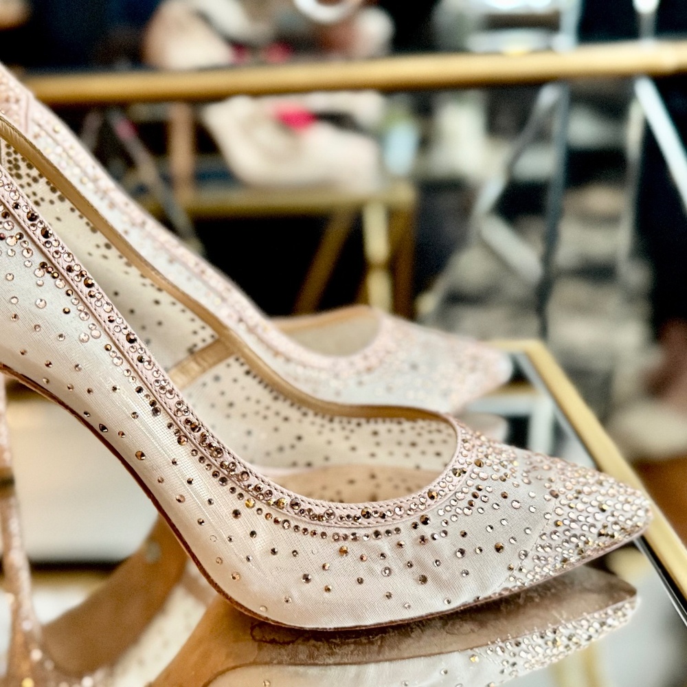Weslee Crystal Rhinestone Embellished Pump by Badgley Mischka Size 8 Color Blush